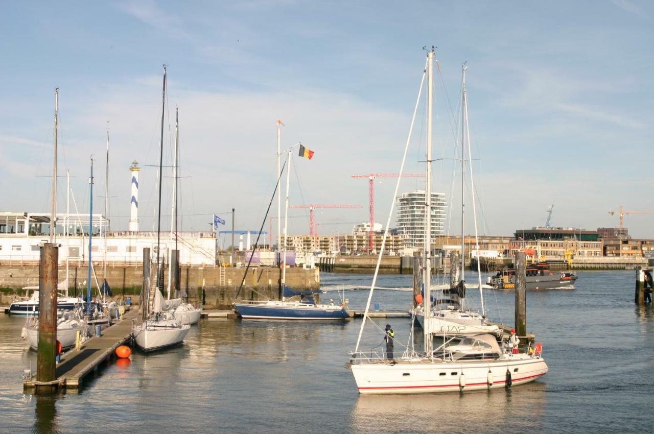 O-Mer Oostende Buitenkant foto